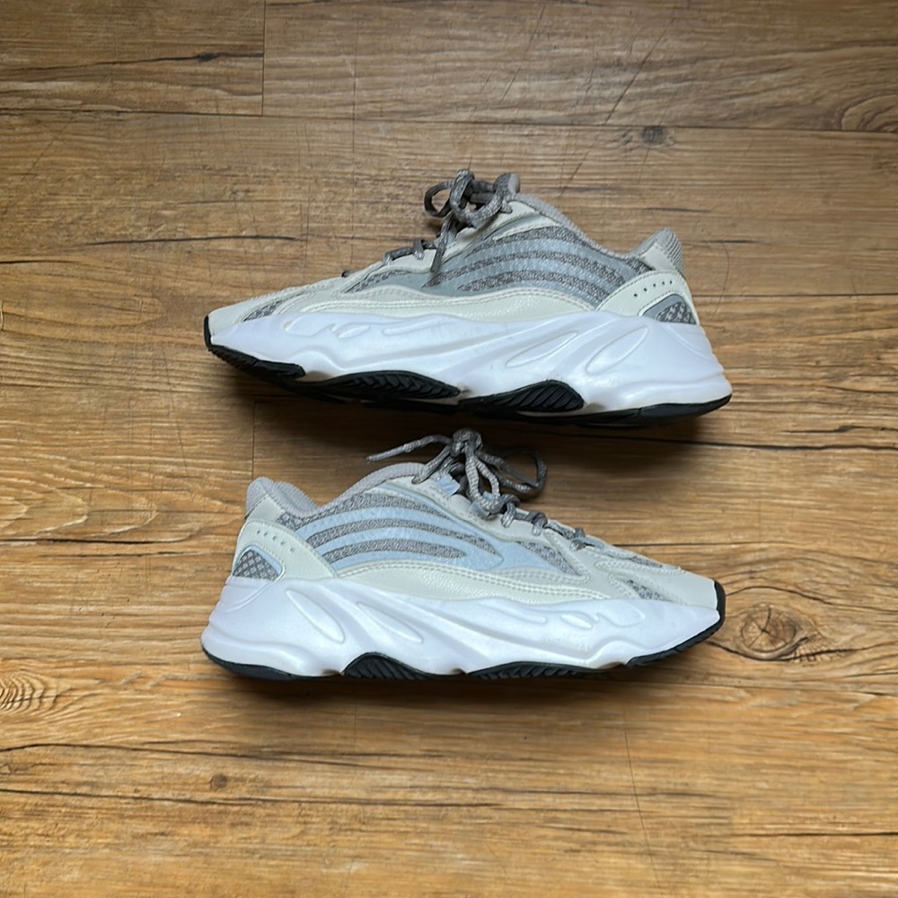 Yeezy 700 static